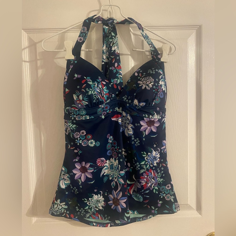 Jessica Simpson tankini swim top